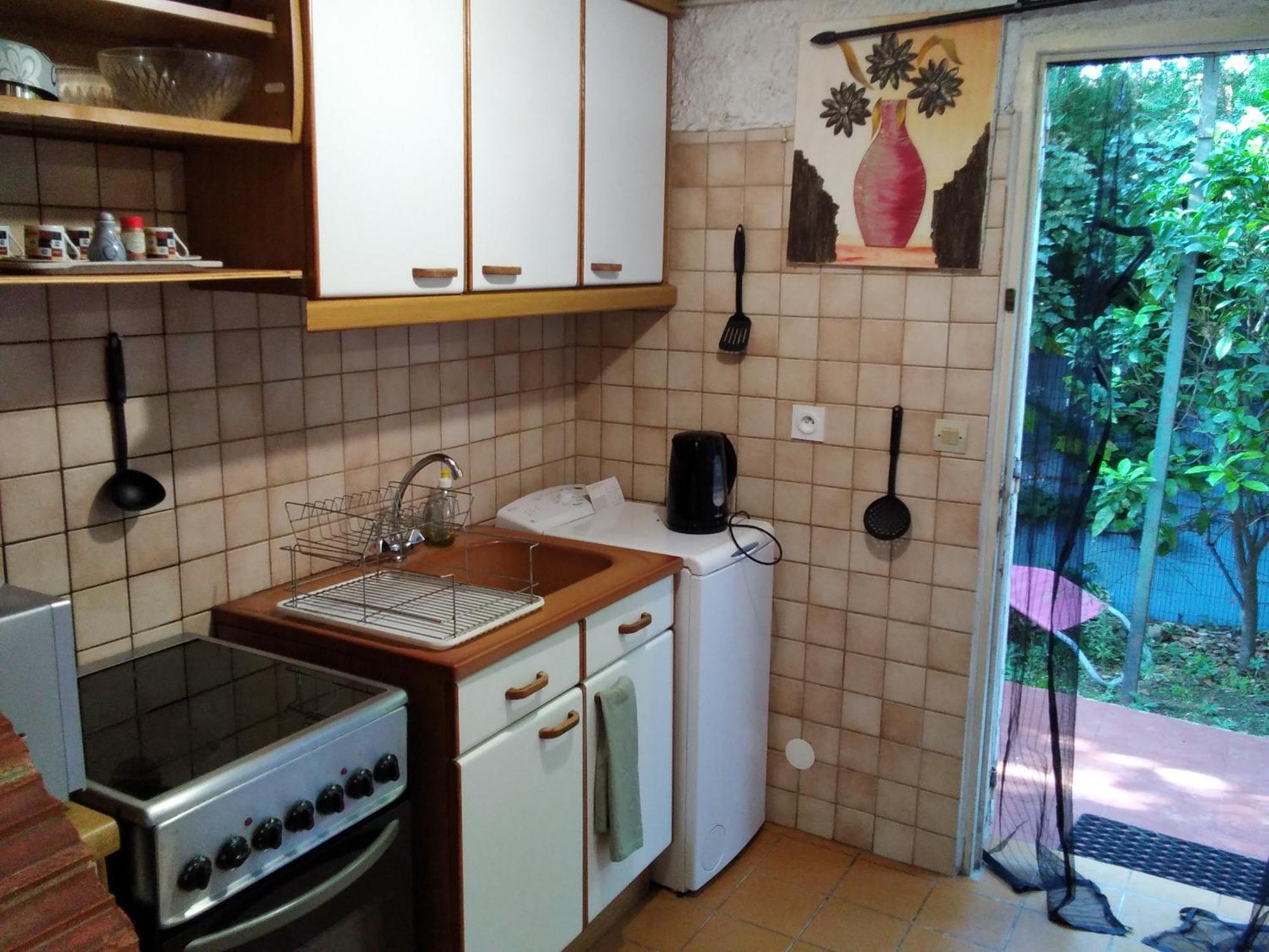 Style Grotte Istres Exterior foto